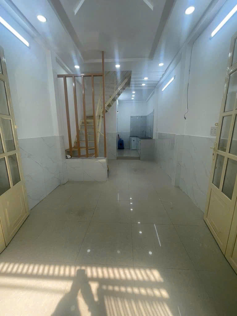 Bán gấp nhà hẻm 4m Nguyễn Văn Cừ Quận 5 giá tốt