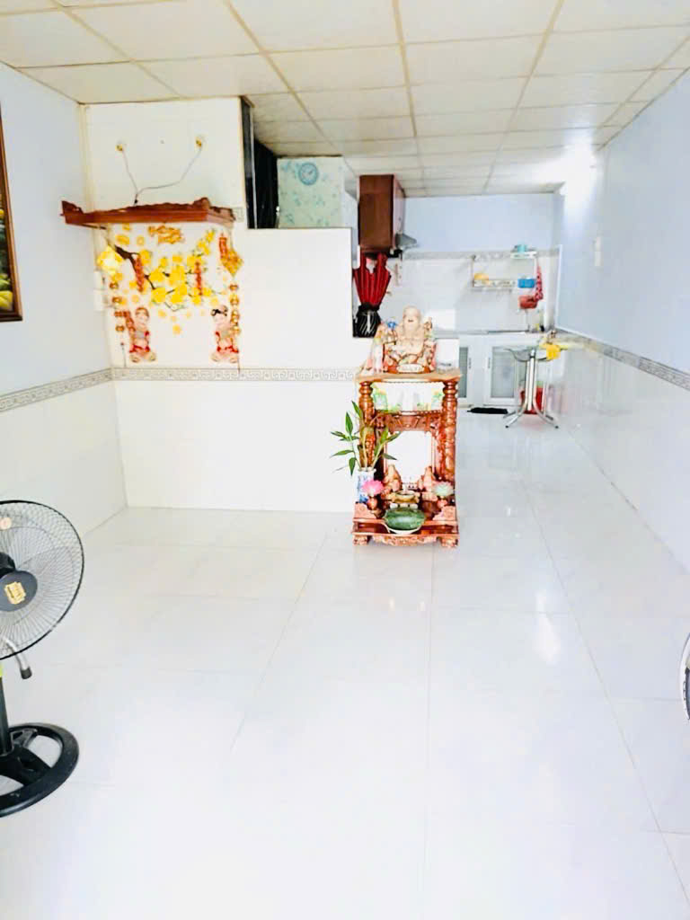 BÁN GẤP NHÀ MẶT TIỀN KINH DOANH CAO LỖ 28M2 GIÁ 2,2T