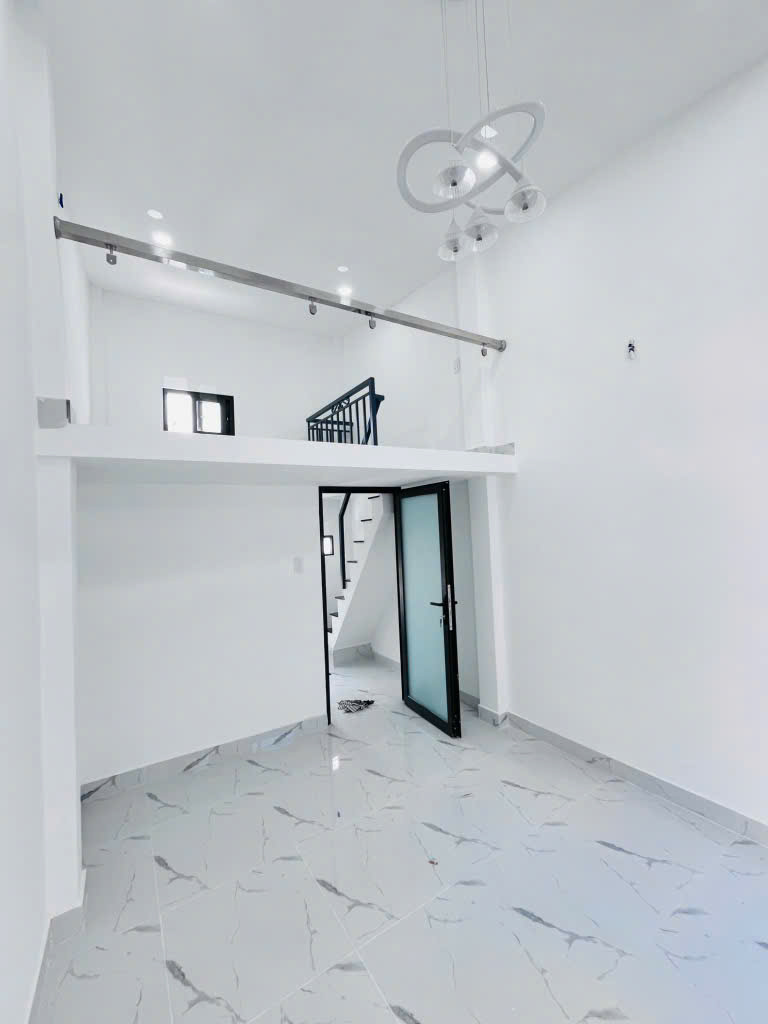 NHỎ XINH LUNG LINH 3 TẦNG HOÀI THANH QUẬN 8 GIÁ 2,38TY