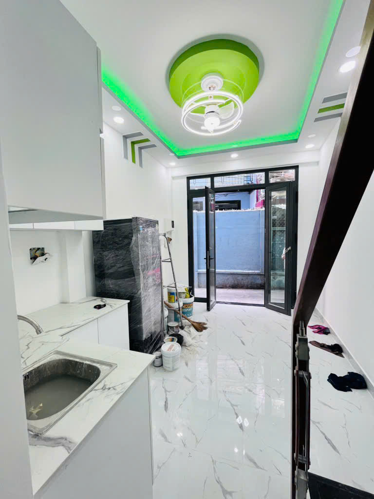 NHỎ XINH LUNG LINH 3 TẦNG HOÀI THANH QUẬN 8 GIÁ 2,38TY