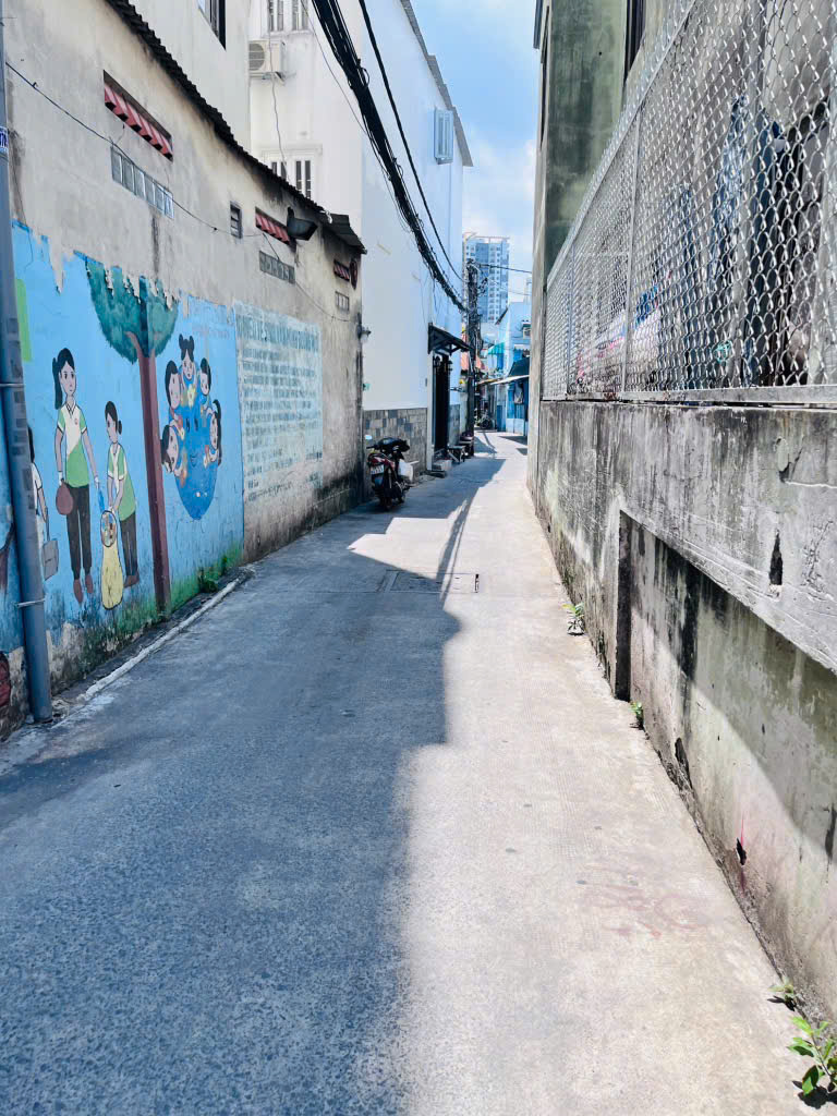 NHỎ XINH LUNG LINH 3 TẦNG HOÀI THANH QUẬN 8 GIÁ 2,38TY