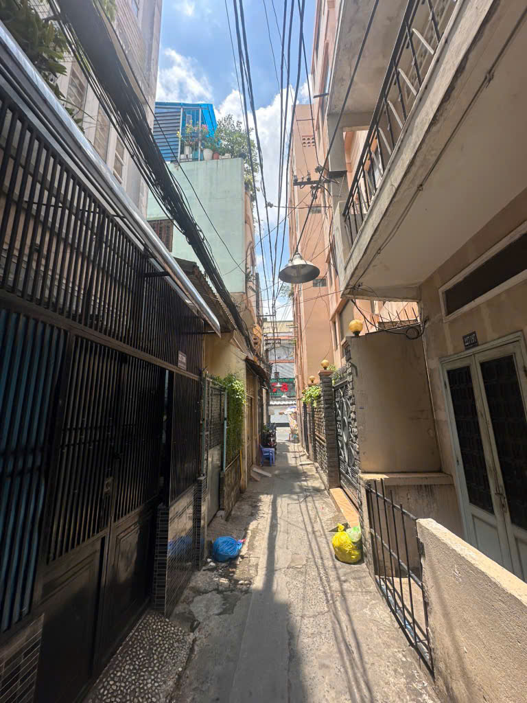 Bán nhà 3 tầng 35m2 Nguyễn Biểu Quận 5 giá 7,5 tỷ còn TL