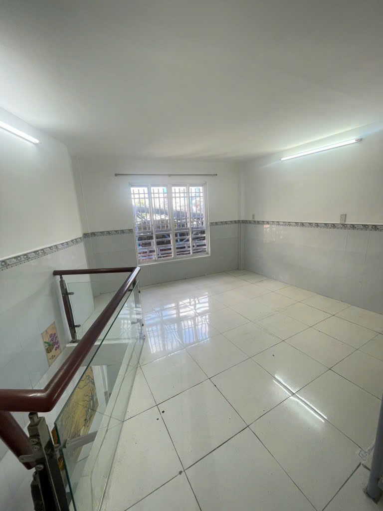 Bán nhà nhỏ Tân Hòa ĐôngQ6 ngang 4 dài 5m giá 2,6T còn TL