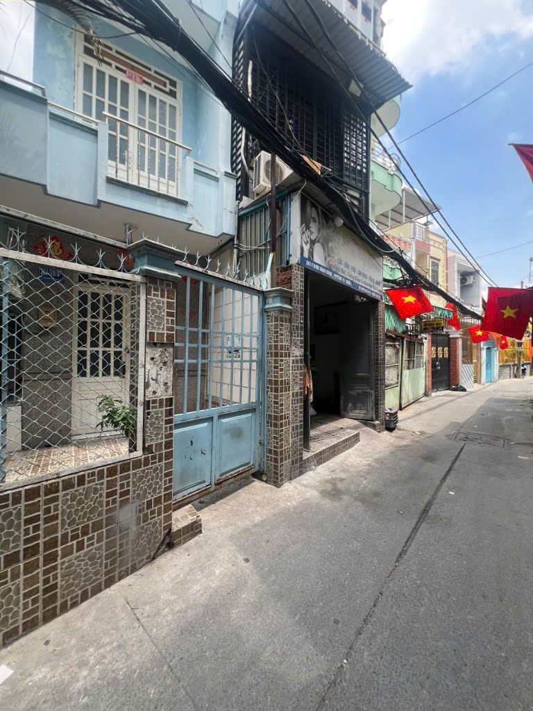 Nhà hẻm ô tô sát MT Bình Đông Quận 8 giá 2,9 tỷ còn TL