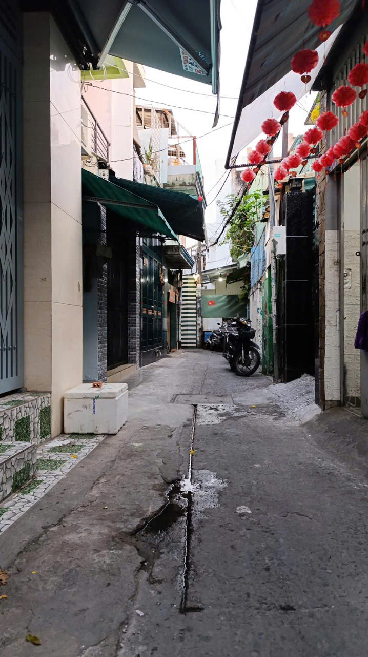 Bán nhà cũ tiện xây mới ngang 6,4mx12m Hoài Thanh Quận 8 giá 4 tỷ nhỉn