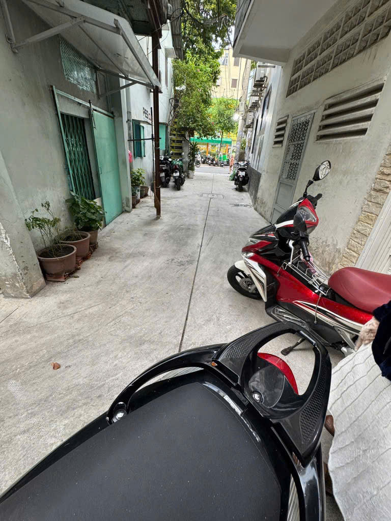 Bán nhà Trần Bình Trọng 3,8m x 10m, hẻm xe hơi cách 1 căn là mặt tiền đường Quận 5, giá tốt