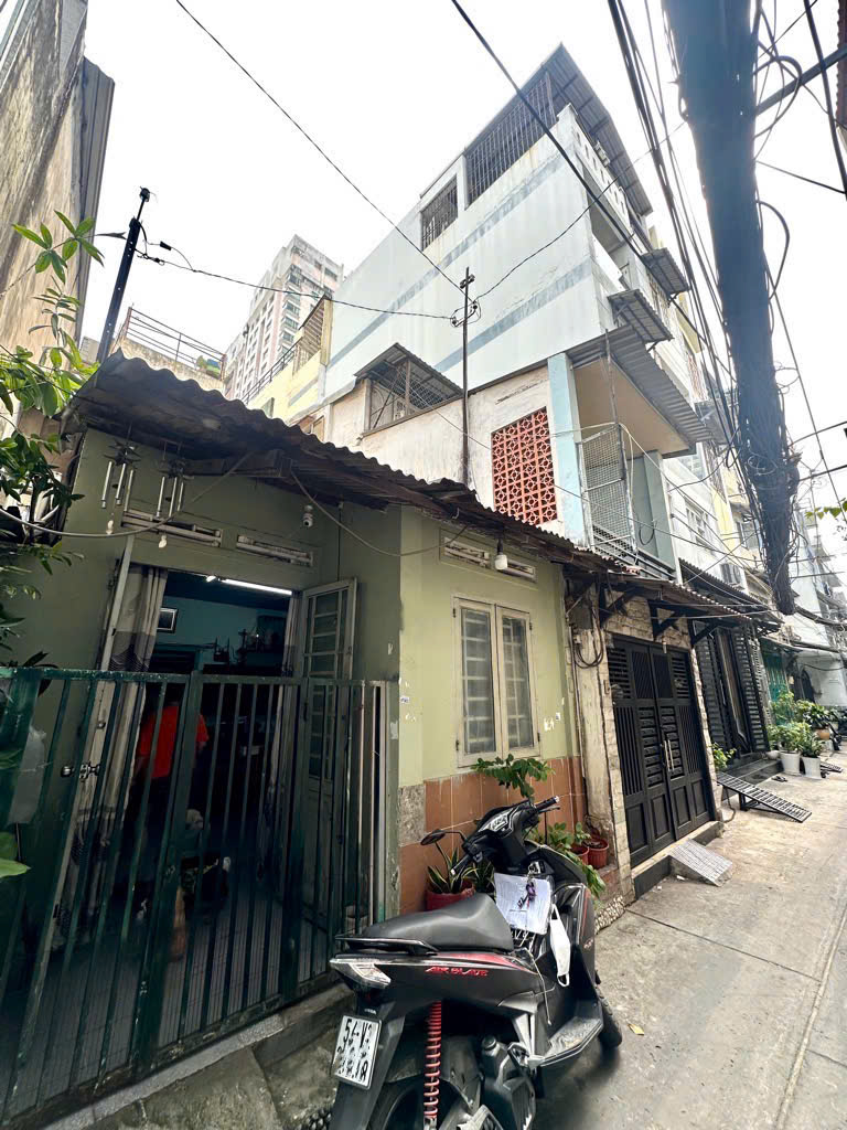 Nhà cũ tiện xây mới, 52m2 Trần Hưng đạo Phường 1 Quận 5 giá 7,4 tỷ còn BỚT