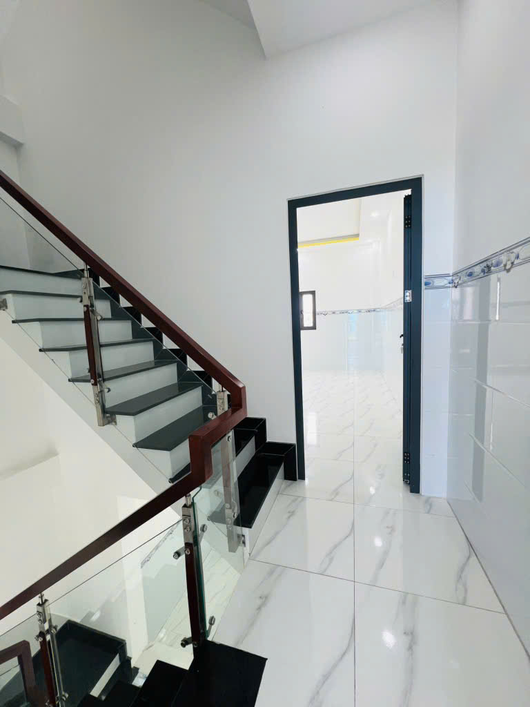 Xe hơi quay đầu, Trần Đại Nghĩa Tân kiên Bình Chánh, 4mx16m nhà BTCT 4 tầng giá tốt