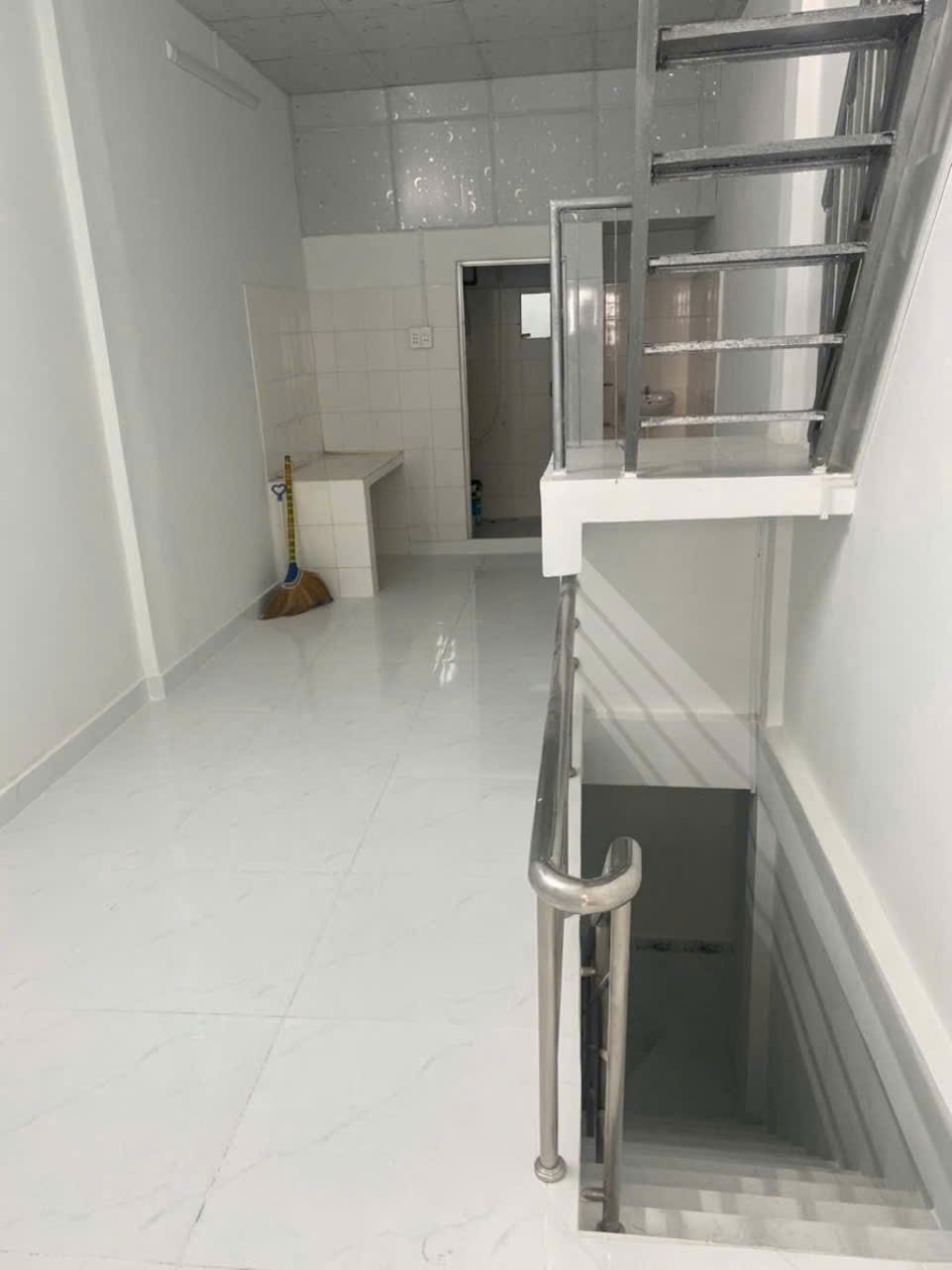 Mặt tiền chợ nhà 3 tầng Nguyễn Chế Nghĩa bán gấp Quận 8