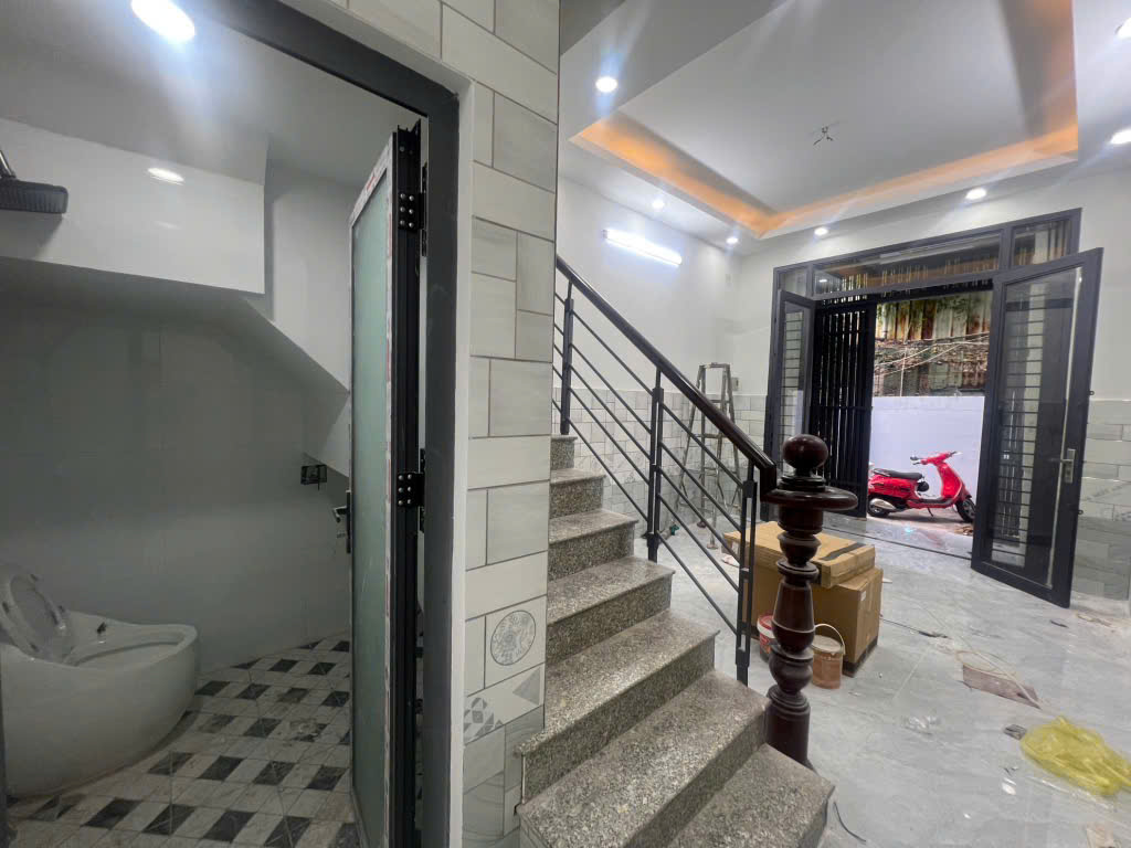 Nhà mới 4 tầng 42m2 Bình Đông Quận 8 giá 5 tỉ còn thương lượng