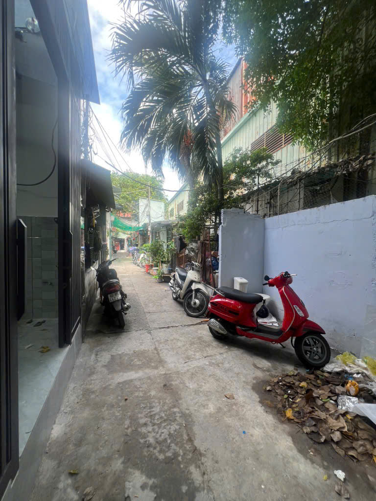 Nhà mới 4 tầng 42m2 Bình Đông Quận 8 giá 5 tỉ còn thương lượng