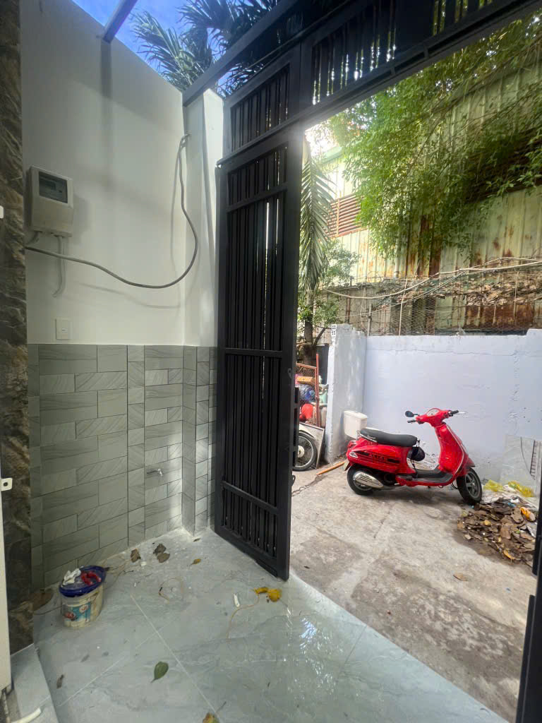 Nhà mới 4 tầng 42m2 Bình Đông Quận 8 giá 5 tỉ còn thương lượng