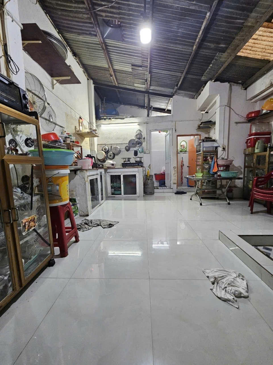 Nhà cũ tiện xây mới 62m2 gần đường chính Tạ quang bửu Quận 8