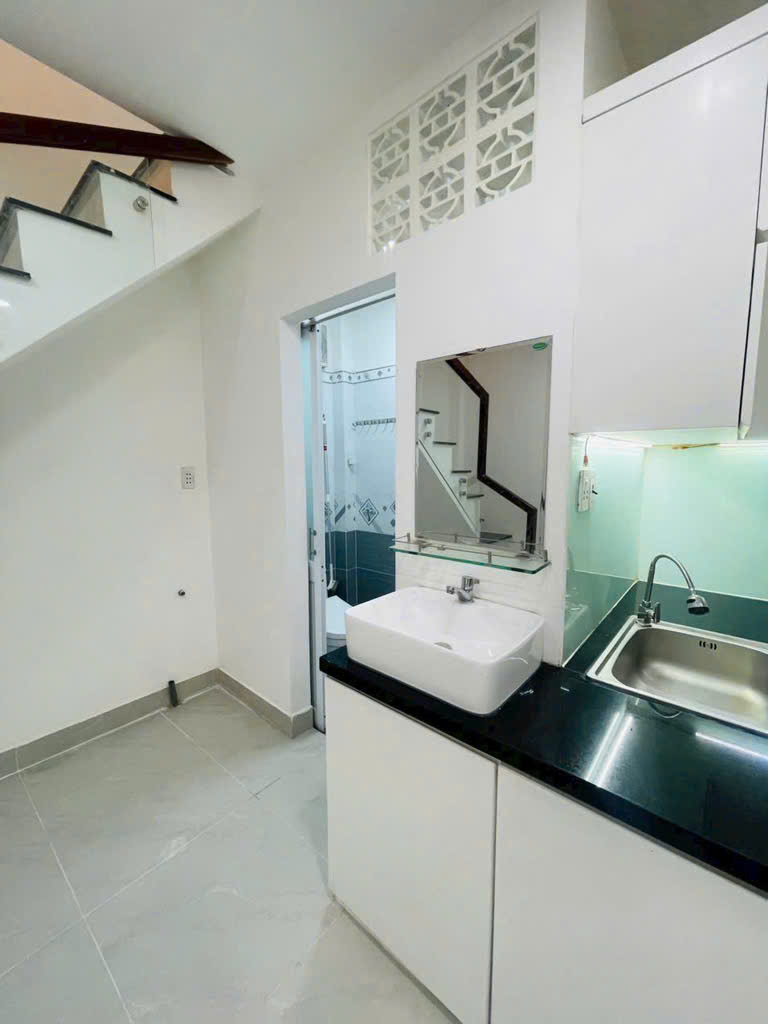 NHÀ MỚI LENG KENG 2 Tầng Trần Xuân Soạn Quận 7 giá 2250