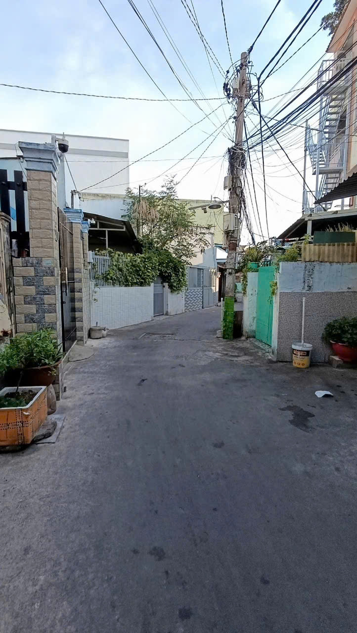 Bán gấp nhà cũ 62m2 Hoài Thanh P14 Q8 giá 4600 còn TL