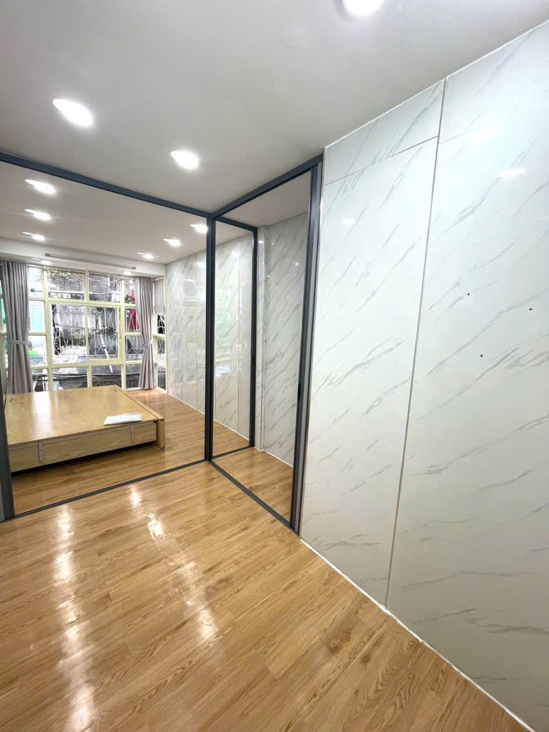 Bán gấp nhà 2 tầng hẻm ba gác Trần Phú Quận 5 giá 2,98 tỉ