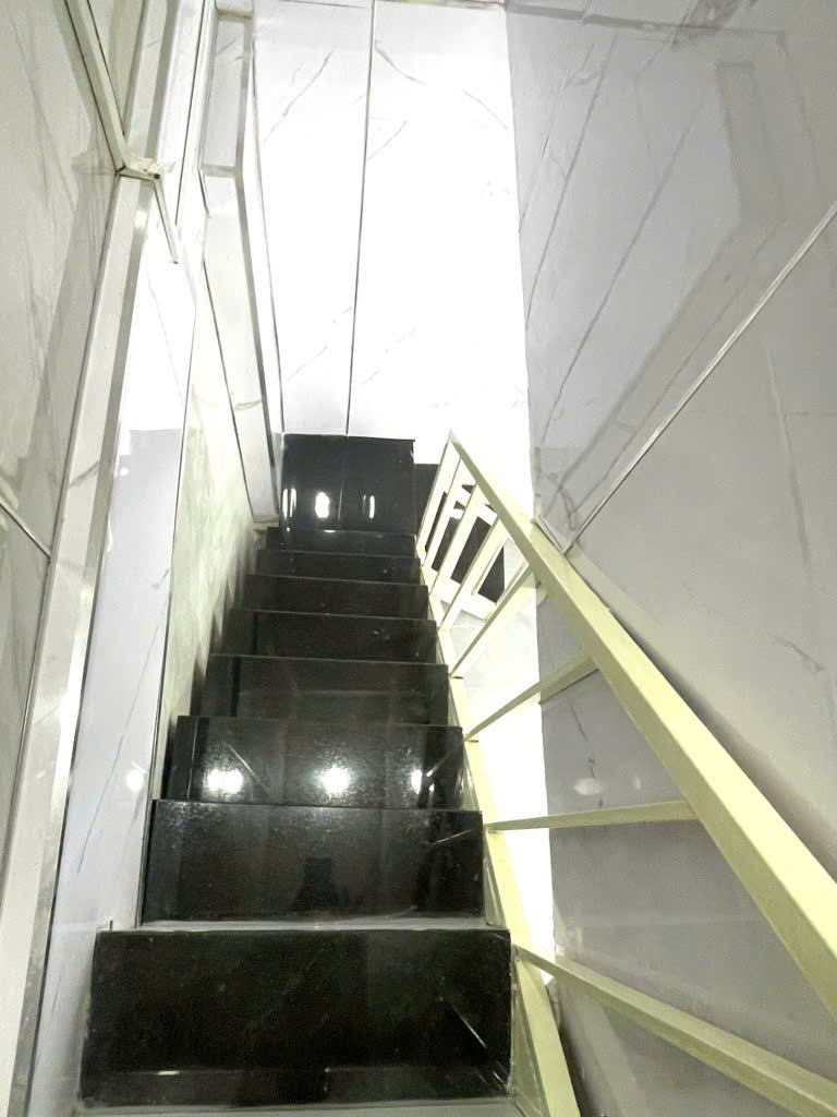 Bán gấp nhà 2 tầng hẻm ba gác Trần Phú Quận 5 giá 2,98 tỉ