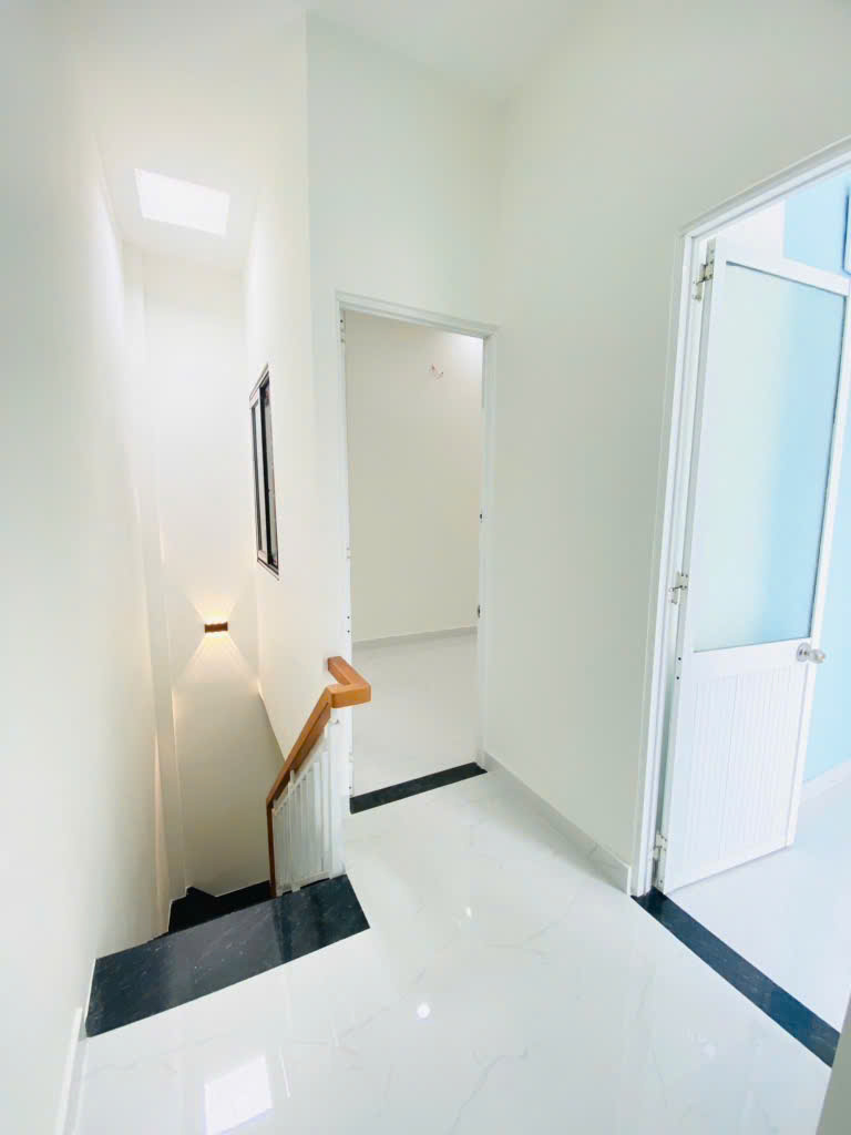 Nhà mới ở ngay, 4,3mX8m Mễ Cốc Q8 giá 3,87 tỉ