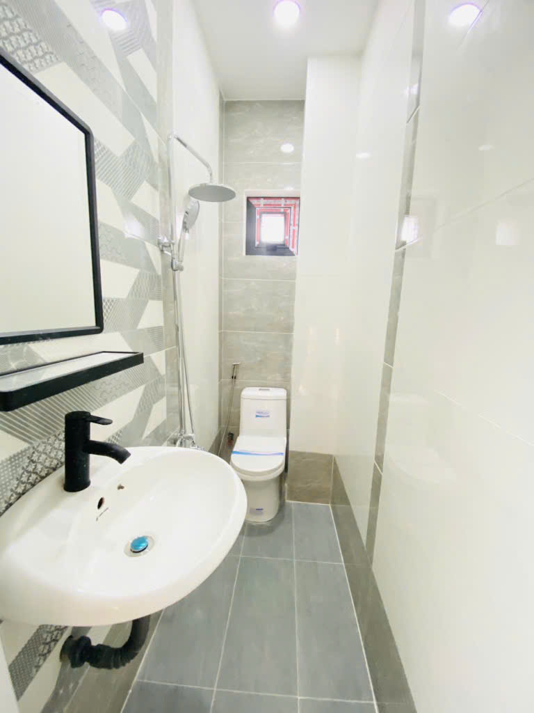 Nhà mới ở ngay, 4,3mX8m Mễ Cốc Q8 giá 3,87 tỉ