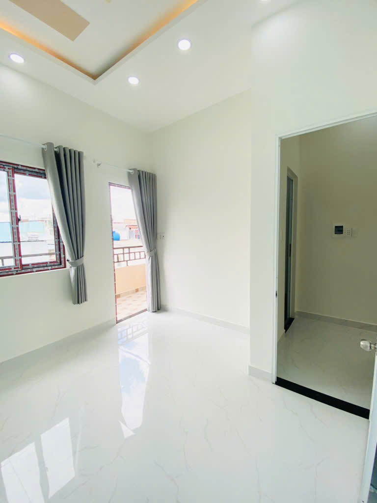 Nhà mới ở ngay, 4,3mX8m Mễ Cốc Q8 giá 3,87 tỉ