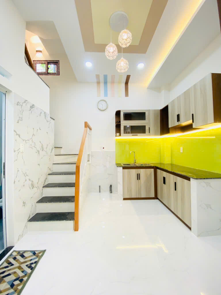 Nhà mới ở ngay, 4,3mX8m Mễ Cốc Q8 giá 3,87 tỉ