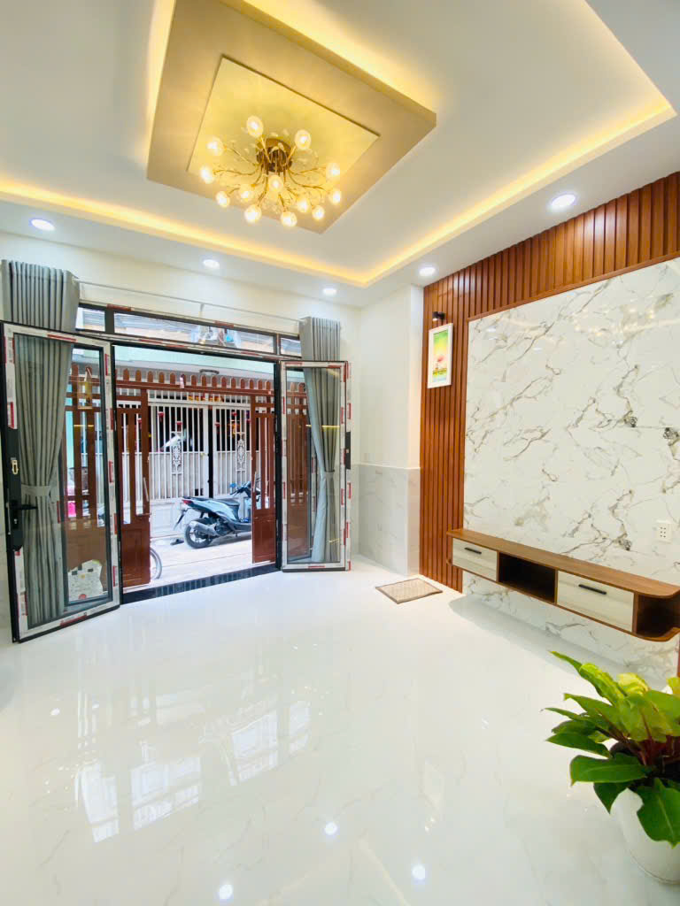 Nhà mới ở ngay, 4,3mX8m Mễ Cốc Q8 giá 3,87 tỉ