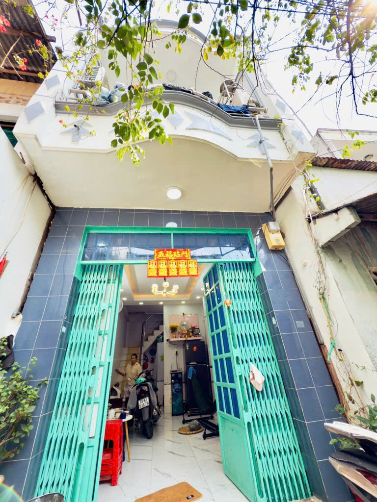 Nhà 2 tầng đúc kiên cố ngang 3,2 x 9m P15Q8 giá nhỉn 3 tỉ