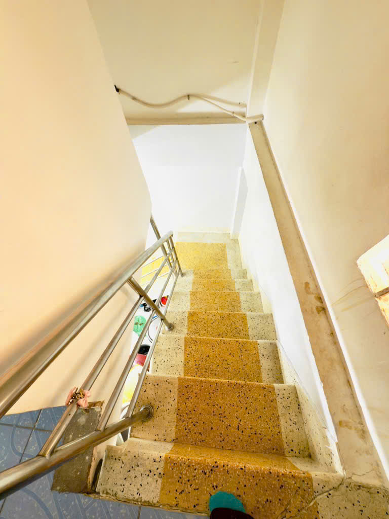 Nhà 2 tầng đúc kiên cố ngang 3,2 x 9m P15Q8 giá nhỉn 3 tỉ