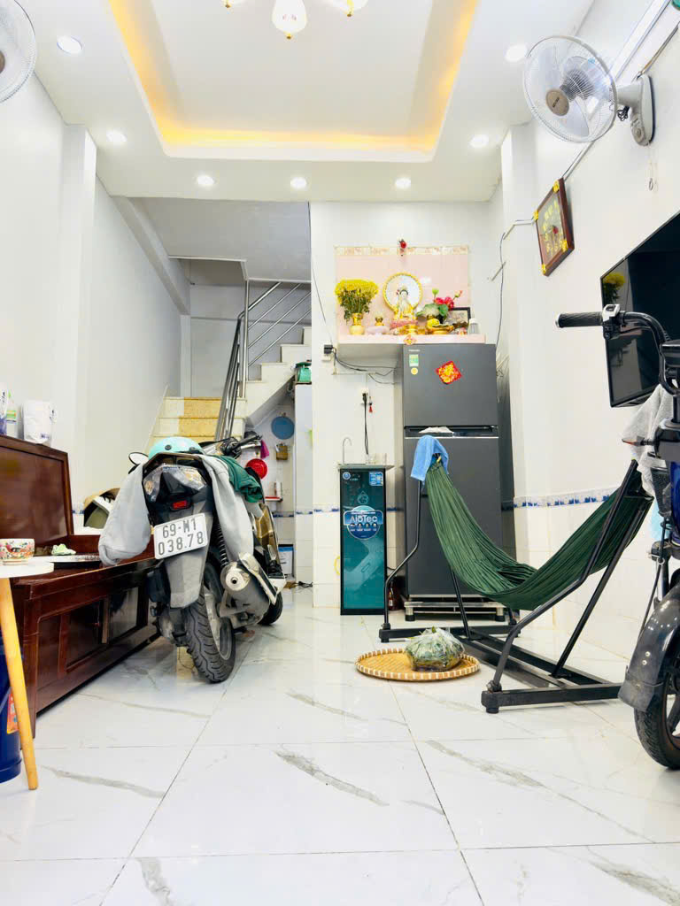 Nhà 2 tầng đúc kiên cố ngang 3,2 x 9m P15Q8 giá nhỉn 3 tỉ