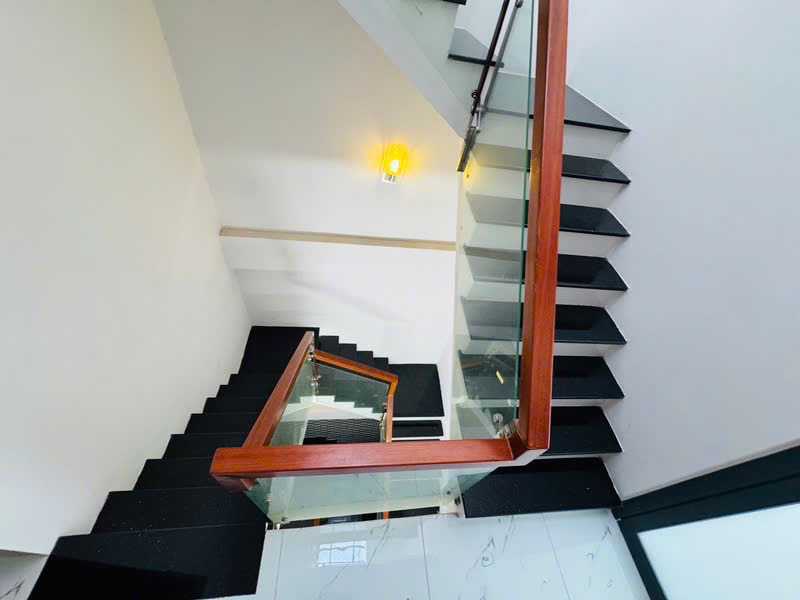 Nhà đẹp 4 tầng 68m2 - Bình đông Quận 8 - Gía 5,35 tỉ