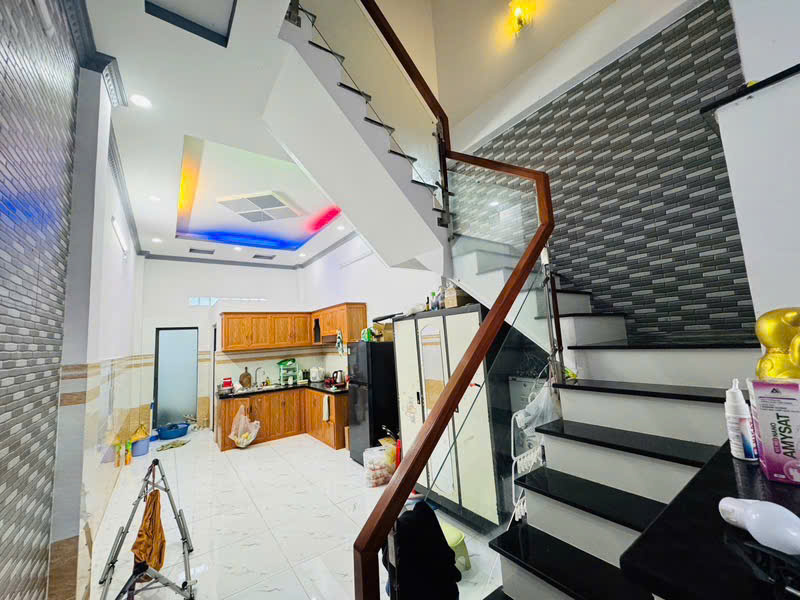 Nhà đẹp 4 tầng 68m2 - Bình đông Quận 8 - Gía 5,35 tỉ
