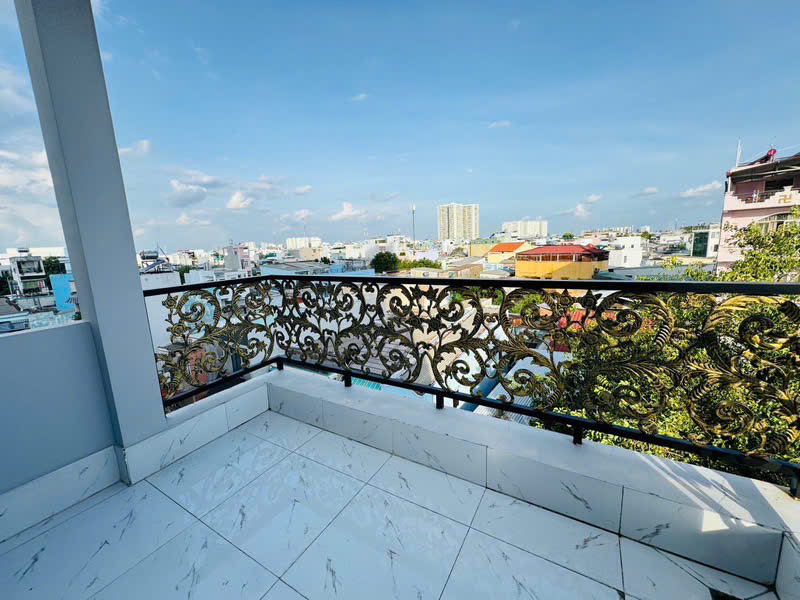 Nhà đẹp 4 tầng 68m2 - Bình đông Quận 8 - Gía 5,35 tỉ