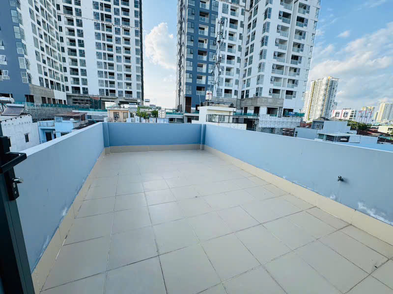 Nhà đẹp 4 tầng 68m2 - Bình đông Quận 8 - Gía 5,35 tỉ