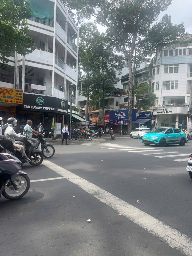 Bán nhà mặt tiền Quận 5 An Dương Vương giá 12 tỷ nhỉnh