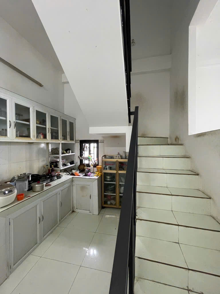 Bán nhà đúc kiên cố  2 tầng Bình chánh Đoàn Nguyên tuấn giá 2,2 tỷ