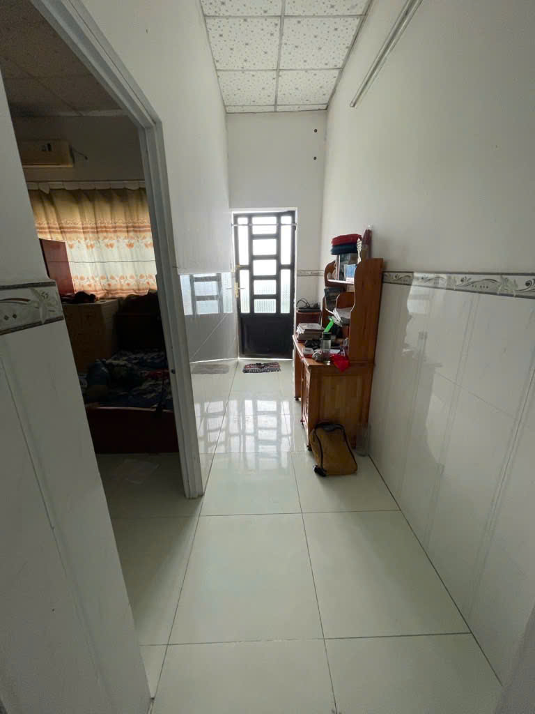 Bán nhà đúc kiên cố  2 tầng Bình chánh Đoàn Nguyên tuấn giá 2,2 tỷ