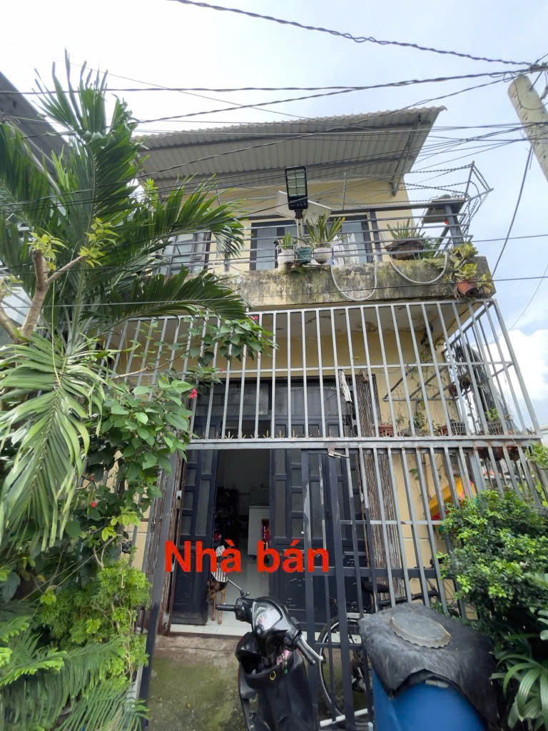 Bán nhà đúc kiên cố  2 tầng Bình chánh Đoàn Nguyên tuấn giá 2,2 tỷ