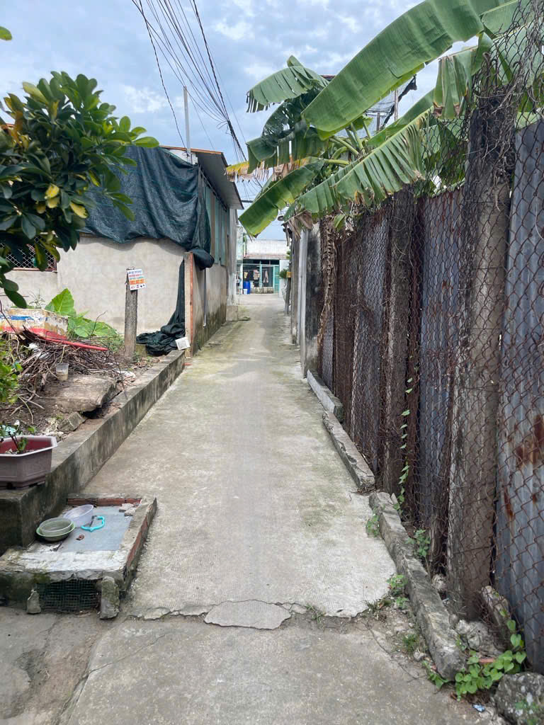 Bán nhà đúc kiên cố  2 tầng Bình chánh Đoàn Nguyên tuấn giá 2,2 tỷ