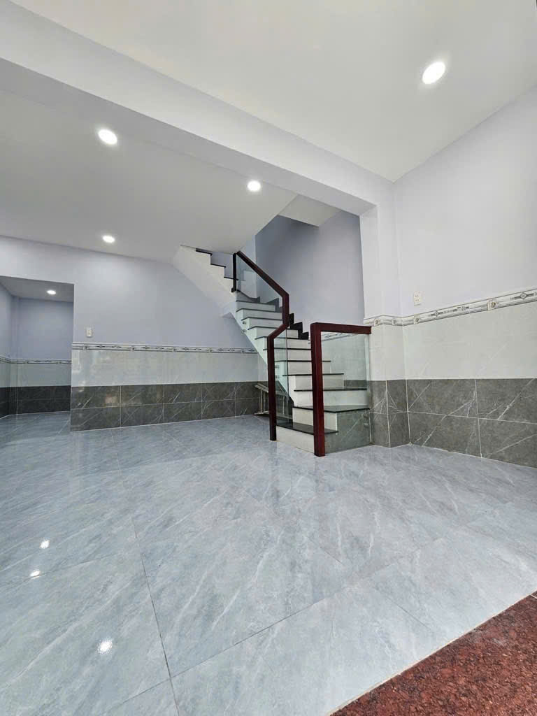 Xách vali vào ở ngay - 40m2 Huỳnh tấn phát Quận 7 giá 3,79 tỉ