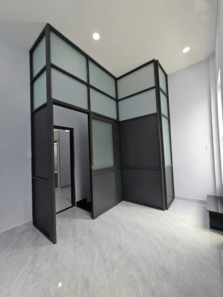 Xách vali vào ở ngay - 40m2 Huỳnh tấn phát Quận 7 giá 3,79 tỉ