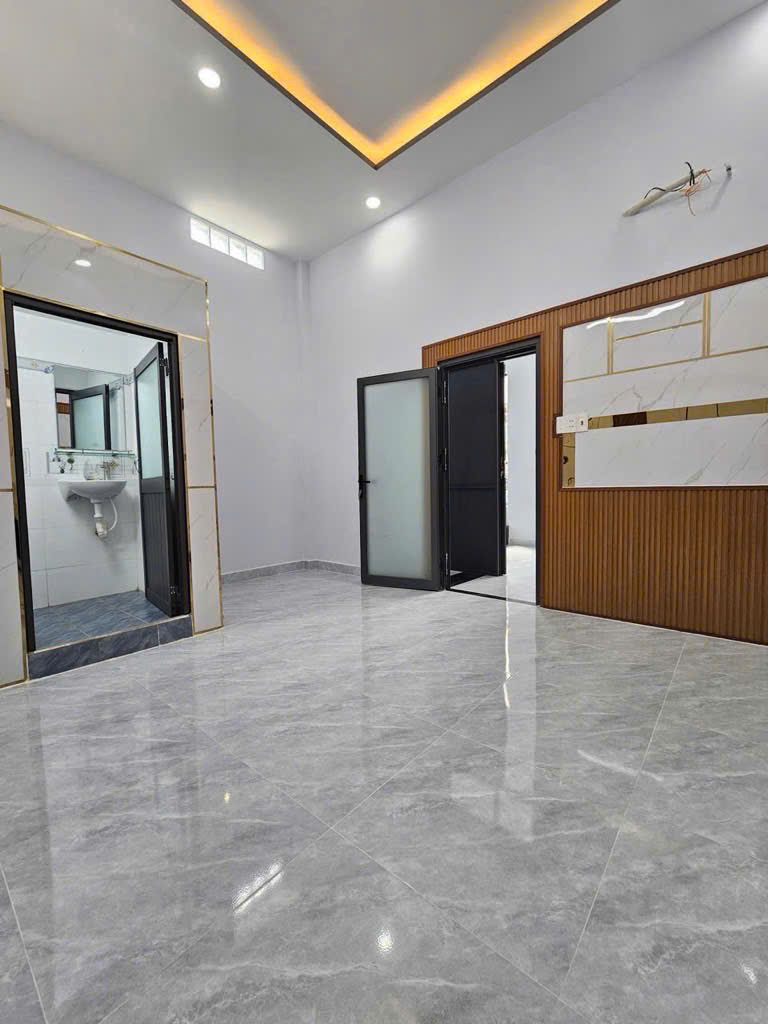 Xách vali vào ở ngay - 40m2 Huỳnh tấn phát Quận 7 giá 3,79 tỉ