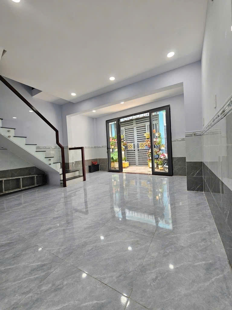 Xách vali vào ở ngay - 40m2 Huỳnh tấn phát Quận 7 giá 3,79 tỉ