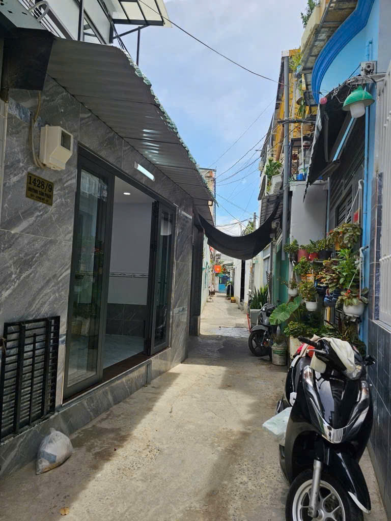 Xách vali vào ở ngay - 40m2 Huỳnh tấn phát Quận 7 giá 3,79 tỉ