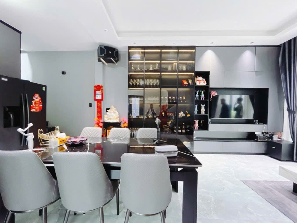 Nội thất sang xịn mịn (4x10)m 3 tầng đúc kiên cố Tân Mỹ Quận 7 giá 7 tỉ nhỉn