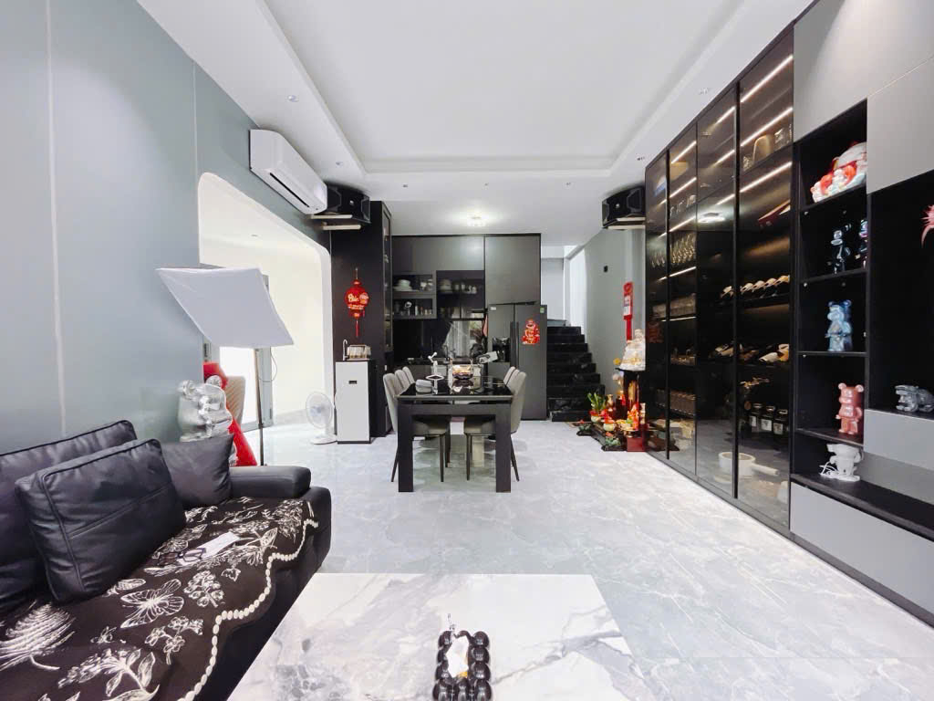 Nội thất sang xịn mịn (4x10)m 3 tầng đúc kiên cố Tân Mỹ Quận 7 giá 7 tỉ nhỉn