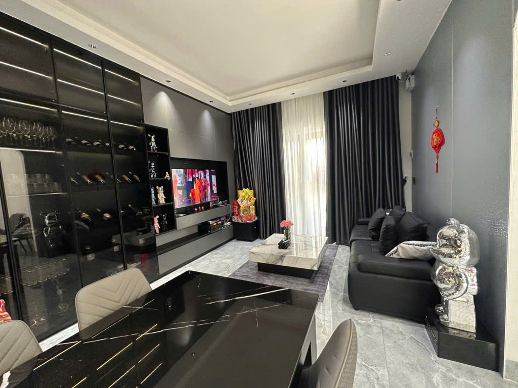 Nội thất sang xịn mịn (4x10)m 3 tầng đúc kiên cố Tân Mỹ Quận 7 giá 7 tỉ nhỉn