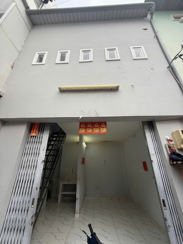 Bán gấp nhà quận 6 Mai xuân thưởng giá 2,4 tỷ còn thương lượng