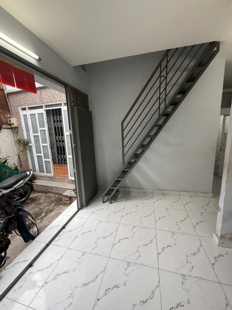 Bán gấp nhà quận 6 Mai xuân thưởng giá 2,4 tỷ còn thương lượng