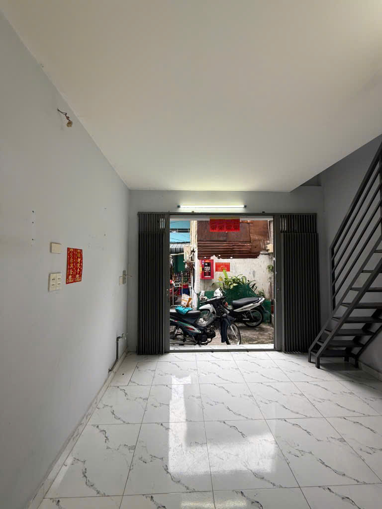 Bán gấp nhà quận 6 Mai xuân thưởng giá 2,4 tỷ còn thương lượng