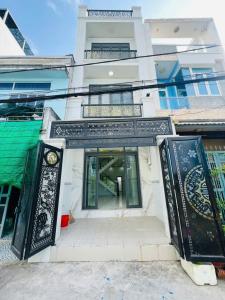 Xe hơi quay đầu, Trần Đại Nghĩa Tân kiên Bình Chánh, 4mx16m nhà BTCT 4 tầng giá tốt